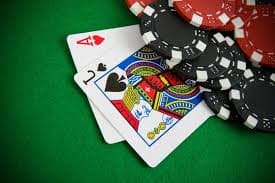 Dealer ramah memandu permainan live casino di exo123 dengan interaksi langsung
